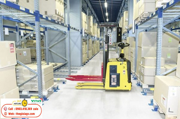 Robot AGV sản xuất trong công nghiệp