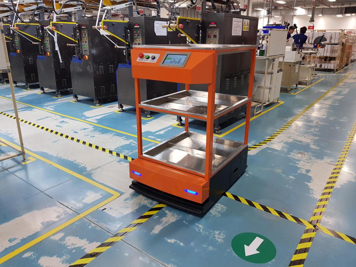 Lắp đặt AGV chuyển hàng tự động trong nhà máy công nghiệp hiên nay