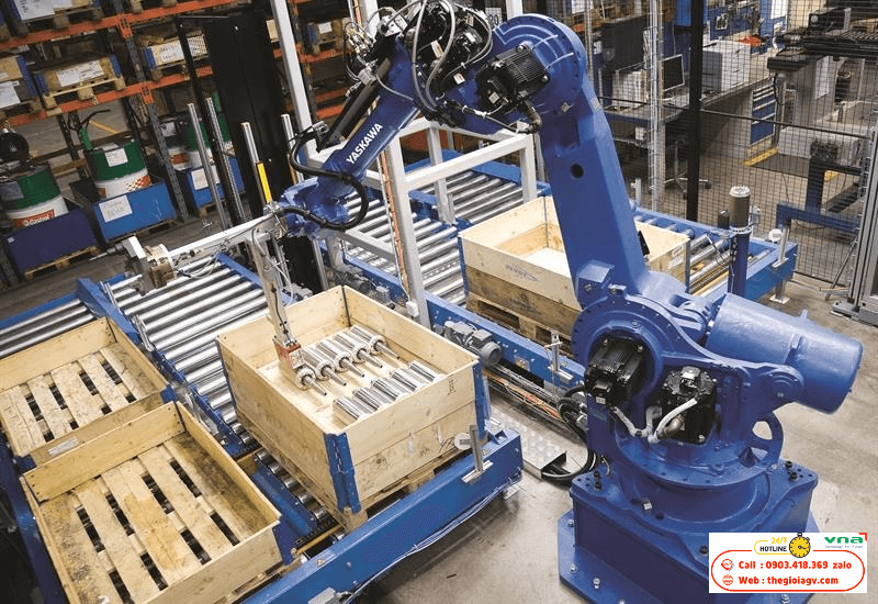Ứng dụng Robot vận chuyển tích hợp băng tải trong nhà máy