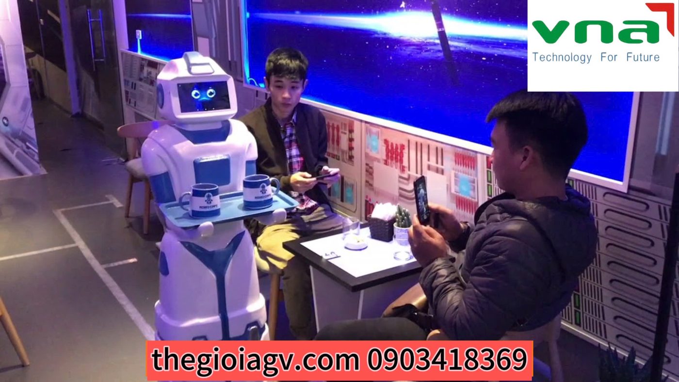 Robot phục vụ quán cafe: Người bạn đồng hành của ngành F&B