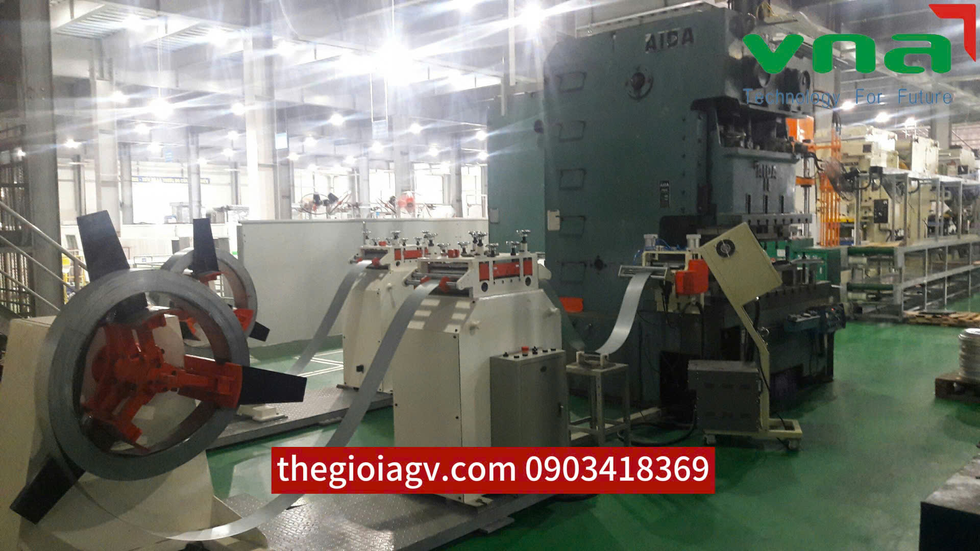 Ứng dụng thực tế của robot tự động cấp phôi cho máy gia công