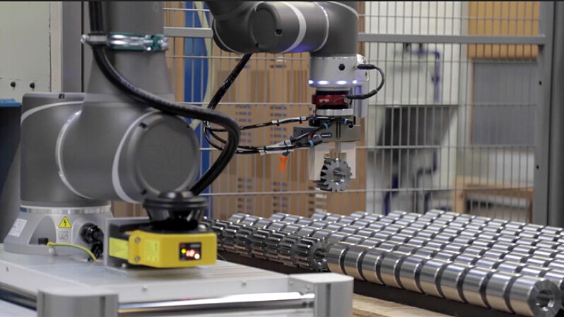 Lợi ích khi sỨng dụng thực tế của robot cấp phôi CNCử dụng hệ thống robot cấp phôi